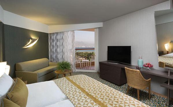Dan Eilat Hotel Экстерьер фото A room at the hotel