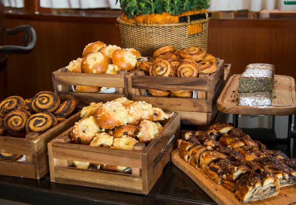 Dan Eilat Hotel Экстерьер фото Swedish pastries