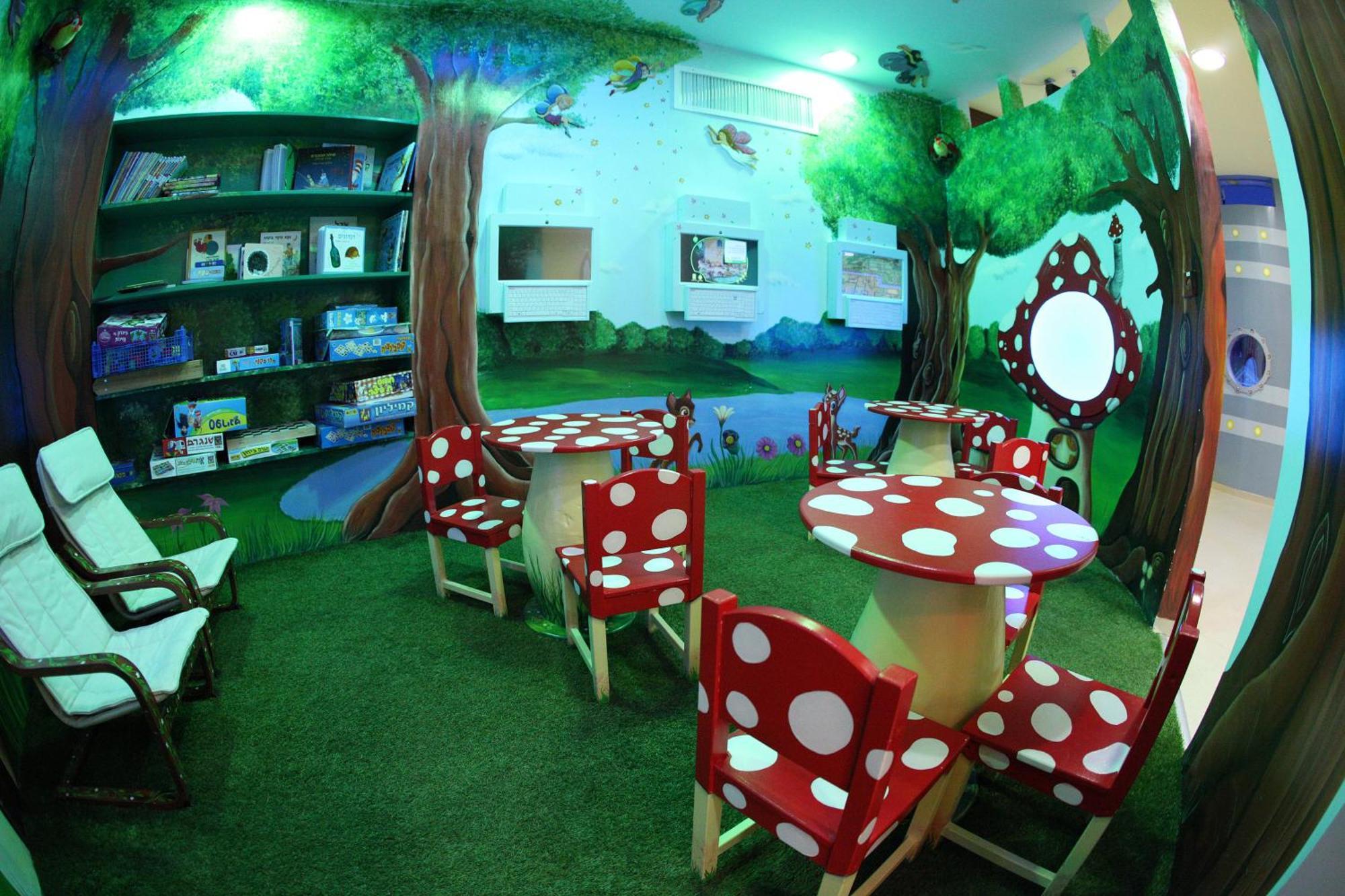 Dan Eilat Hotel Удобства фото The children's library