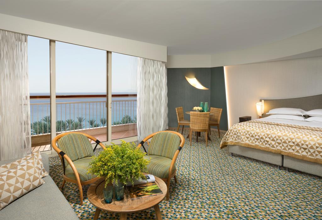 Dan Eilat Hotel Экстерьер фото A room at the hotel